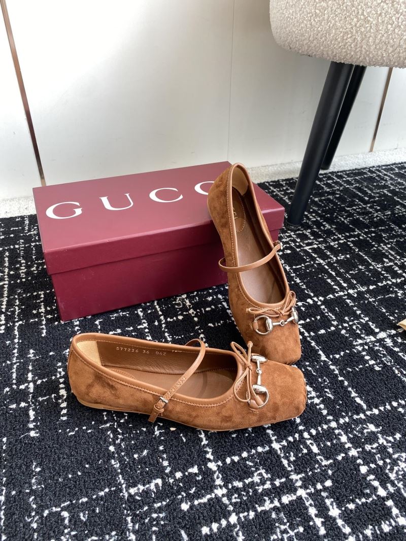 Gucci Flat Shoes